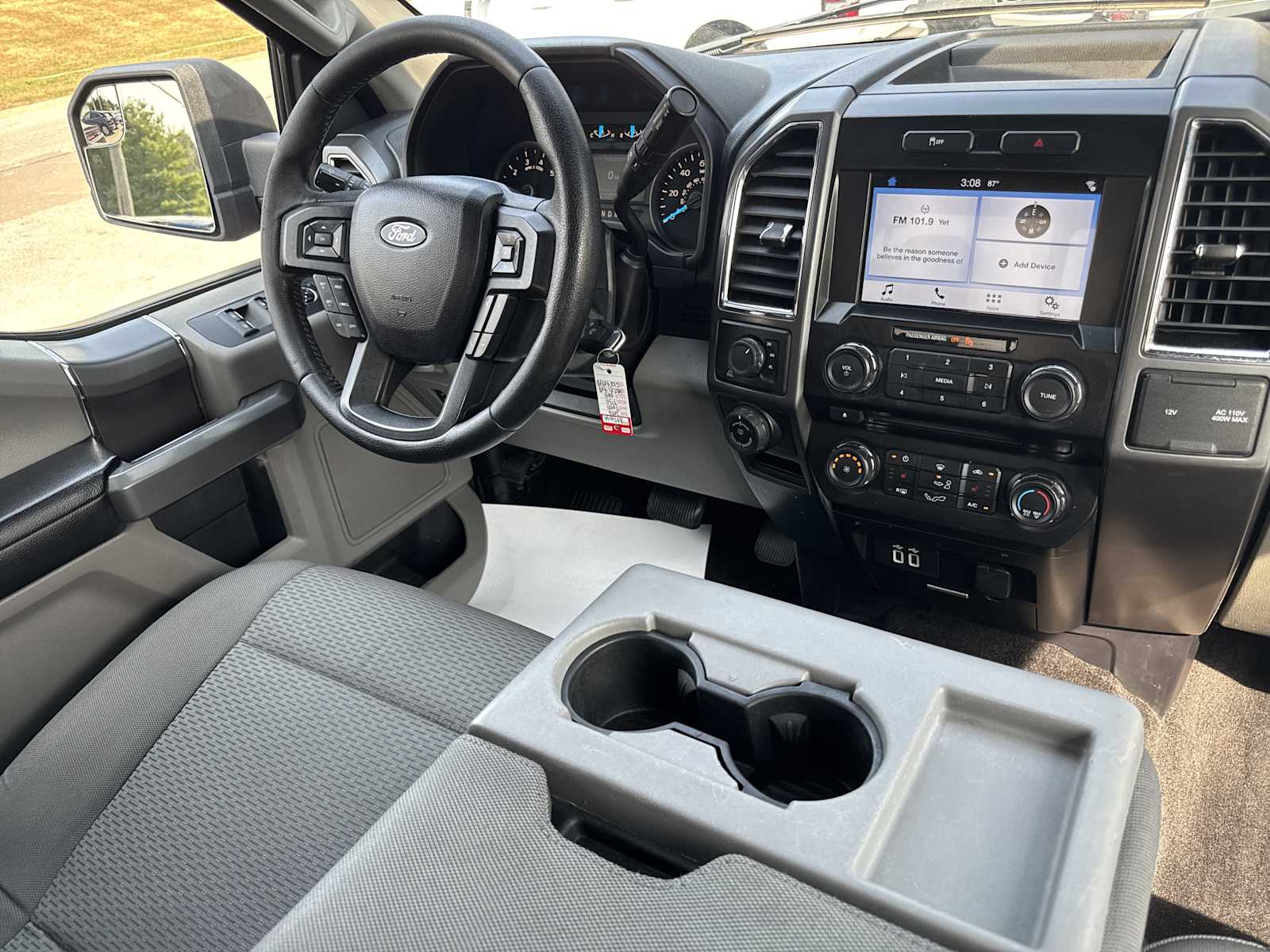 2016 Ford F-150 XLT photo 25