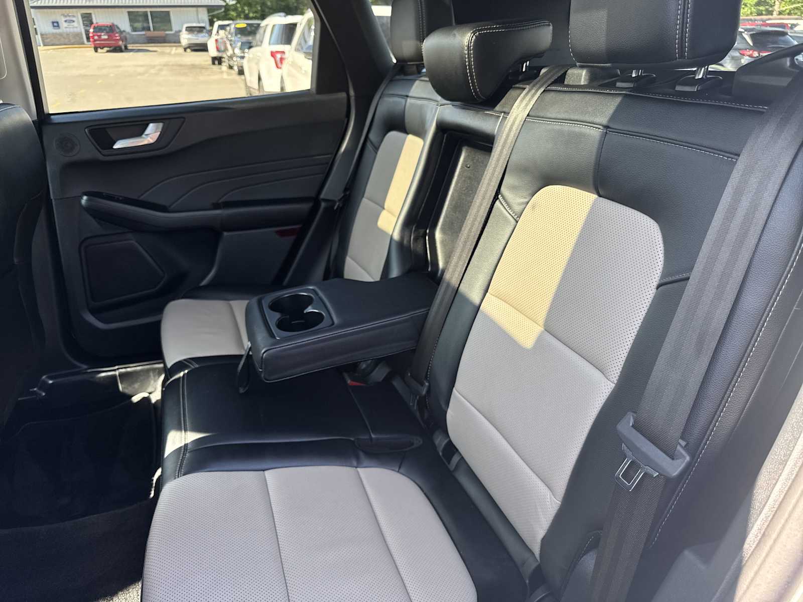 2022 Ford Escape Titanium photo 33
