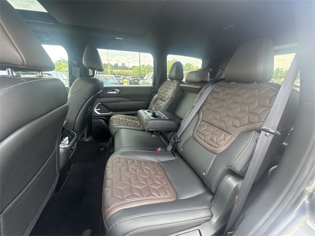 2025 Nissan Armada Platinum Reserve photo 19