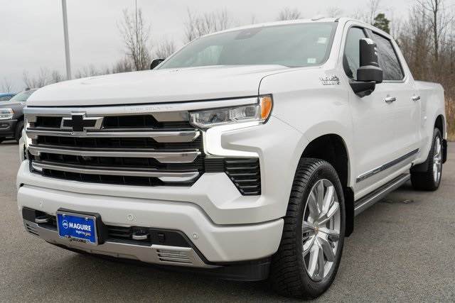 2023 Chevrolet Silverado 1500 High Country Sport photo 2