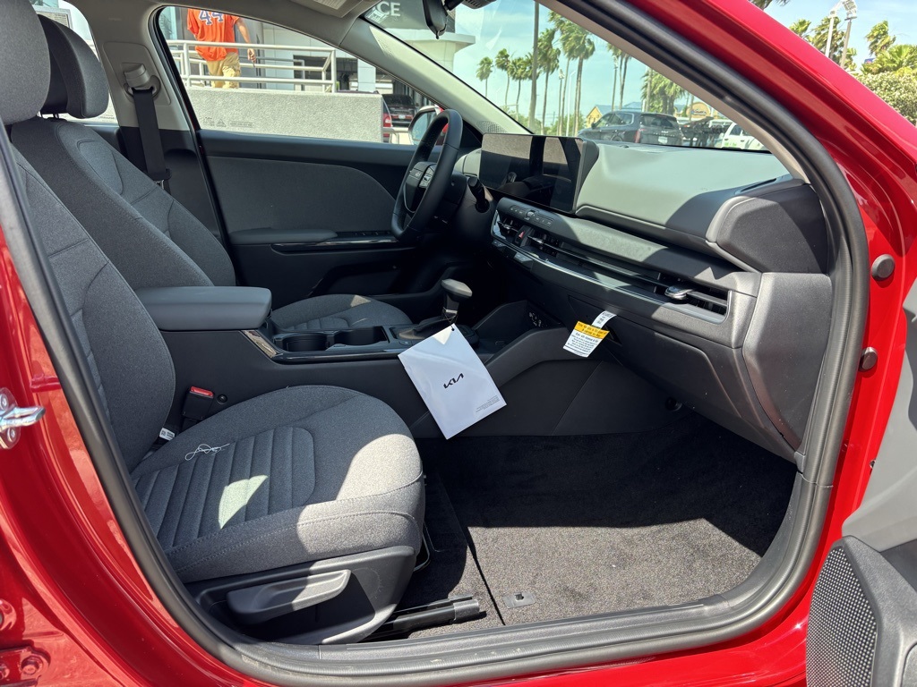2025 Kia K4 EX photo 19