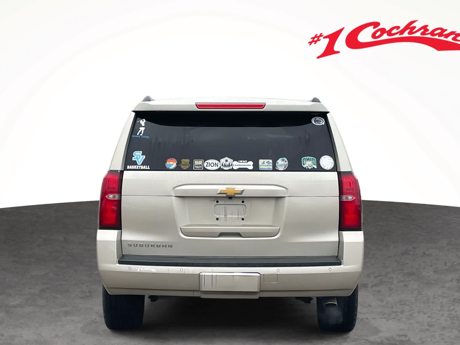 2017 Chevrolet Suburban LT photo 4