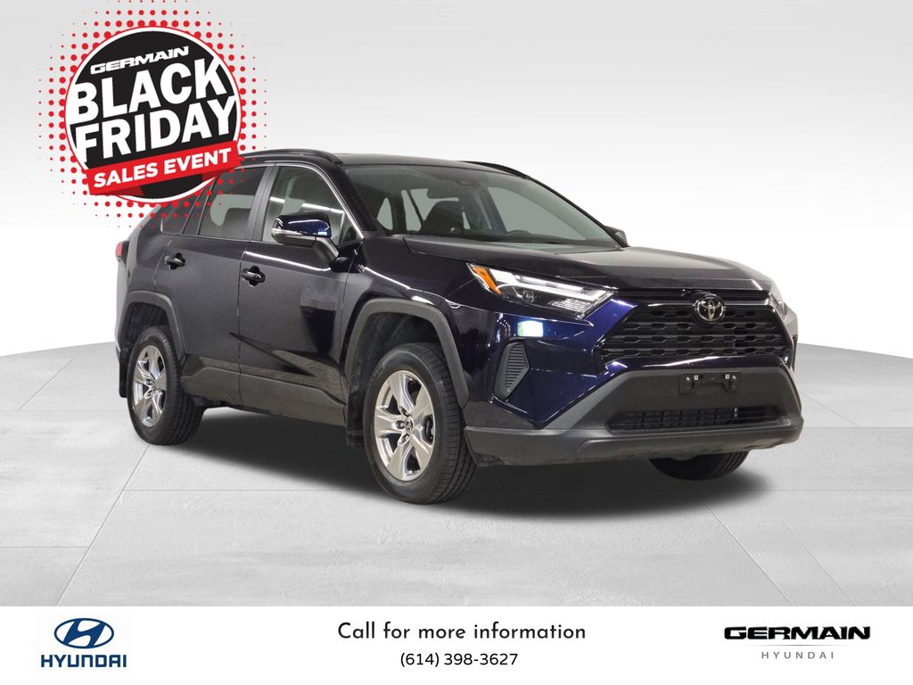 2024 Toyota RAV4 XLE photo 4