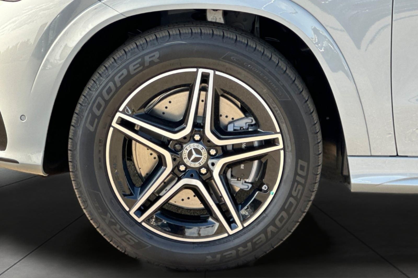 2026 Mercedes Benz GLE 450 4MATIC photo 4