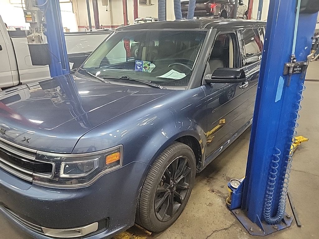 2019 Ford Edge Titanium photo 3