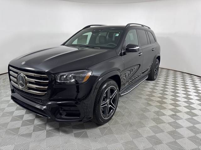 2026 Mercedes Benz GLS 450 4MATIC photo 3