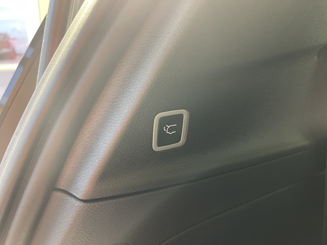 2025 Chrysler Voyager LX photo 9