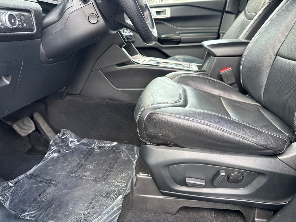 2021 Ford Explorer ST photo 8
