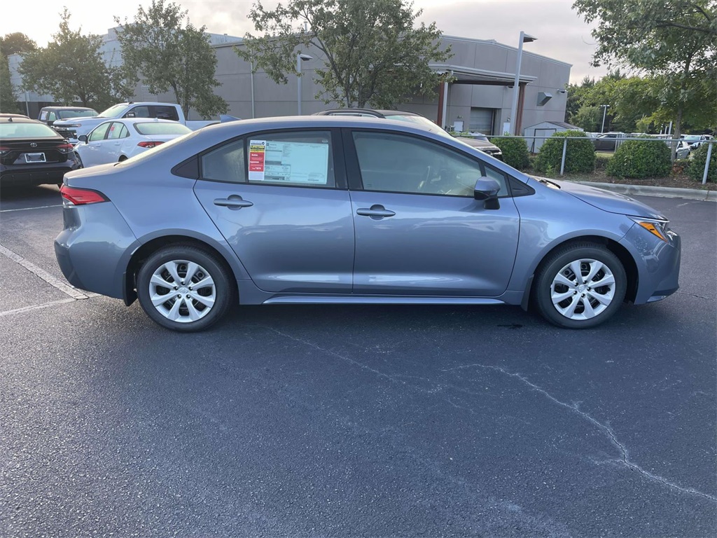 2026 Toyota Corolla LE photo 8