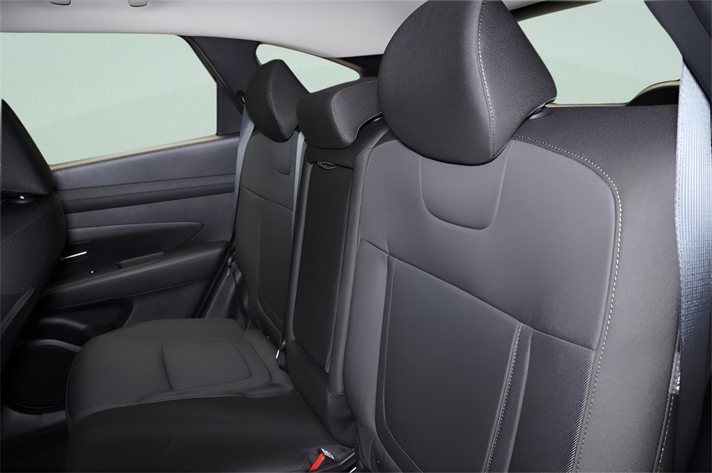 2025 Hyundai Tucson SE photo 5