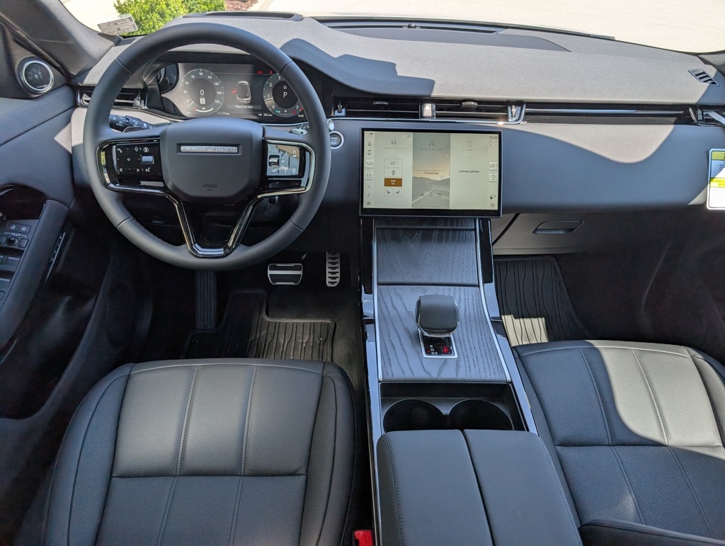 2026 Land Rover Range Rover Evoque Dynamic SE photo 8