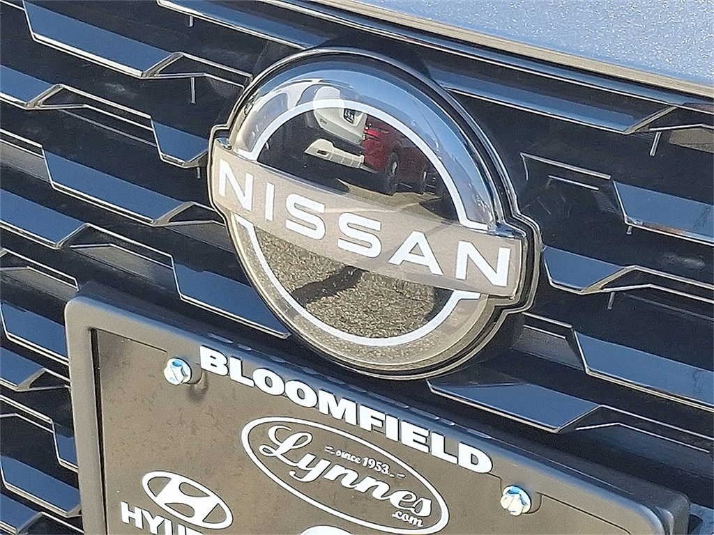 2025 Nissan Altima SR photo 4