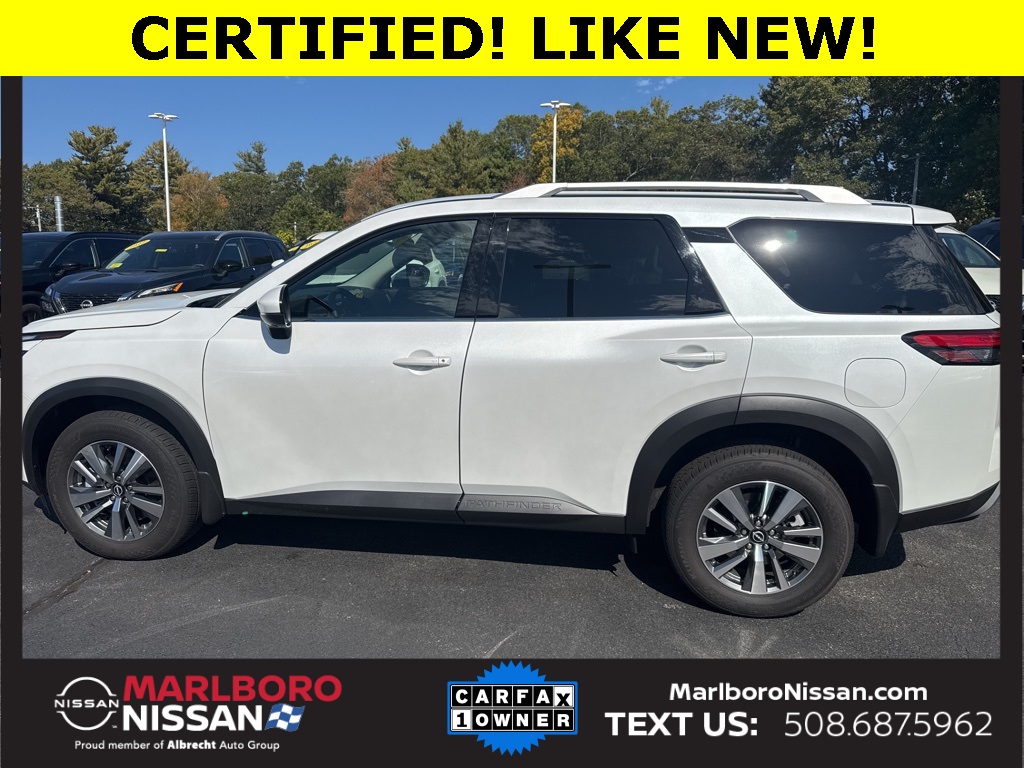 2025 Nissan Pathfinder SL photo 2