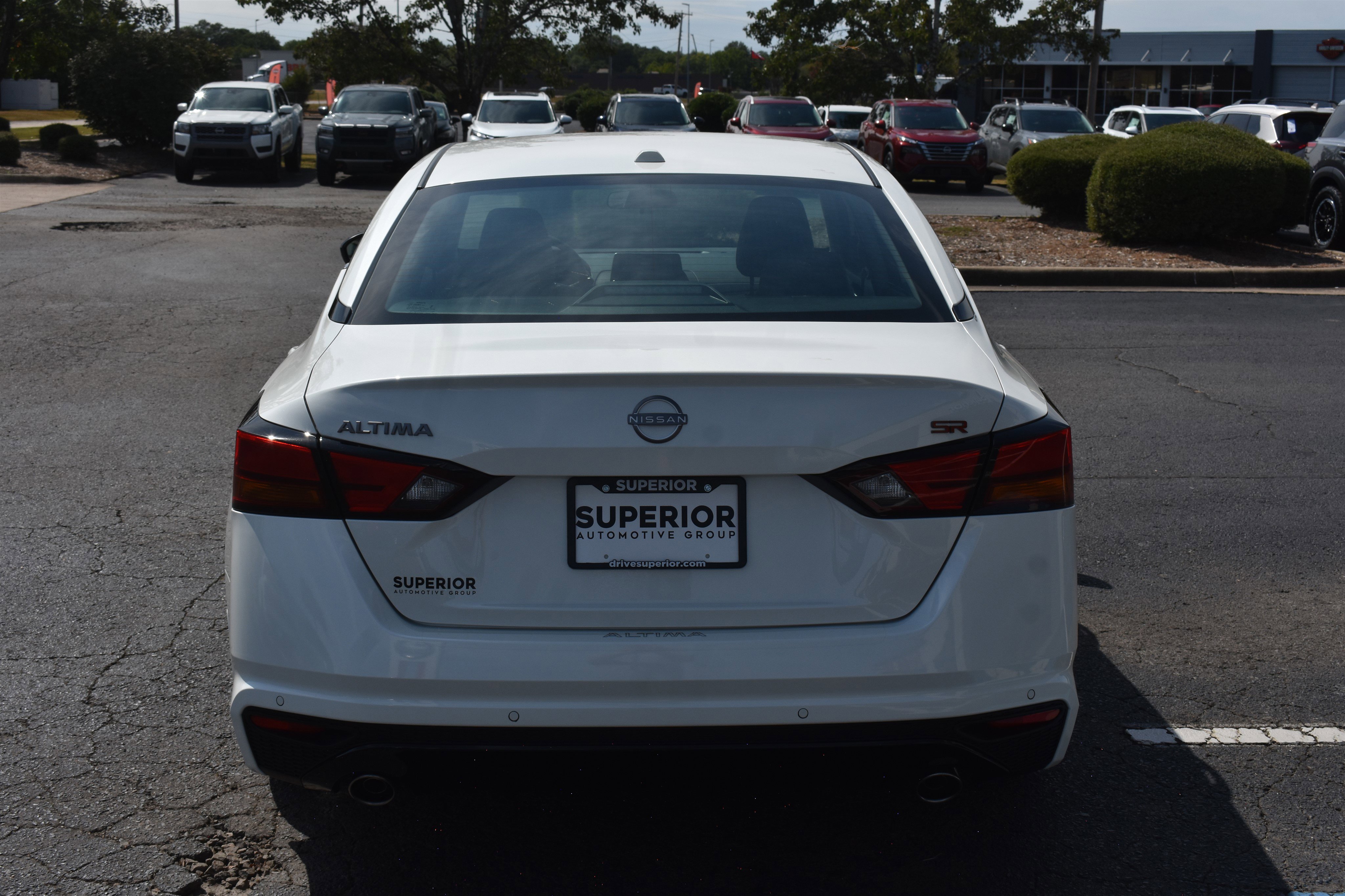 2025 Nissan Altima SR photo 2