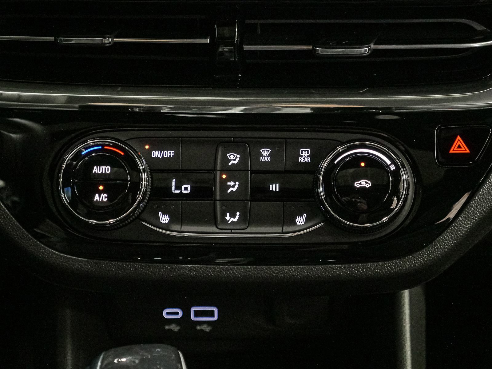 2025 Buick Envista ST photo 24