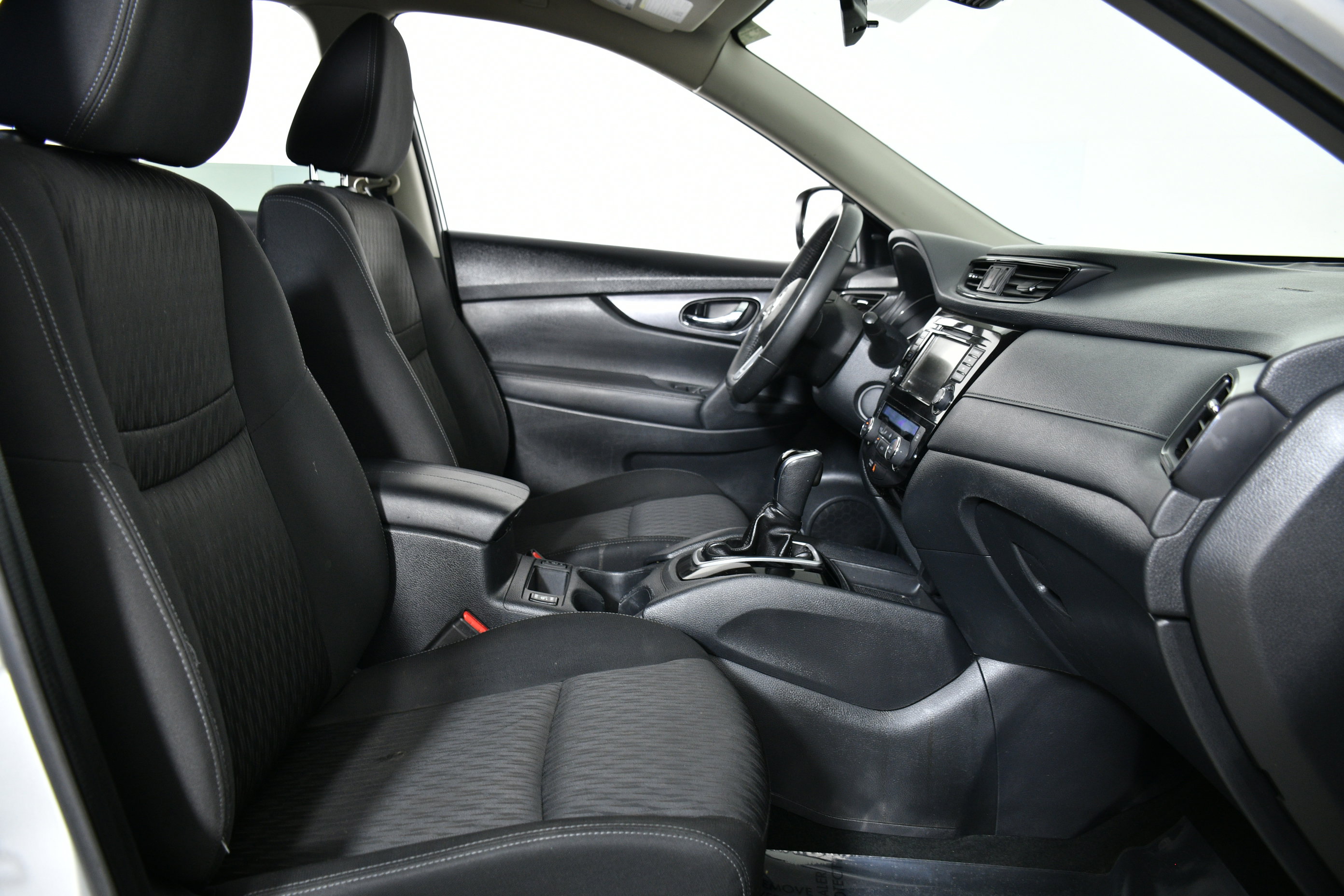 2020 Nissan Rogue SV photo 23