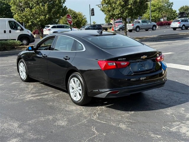 2025 Chevrolet Malibu 1LT photo 3