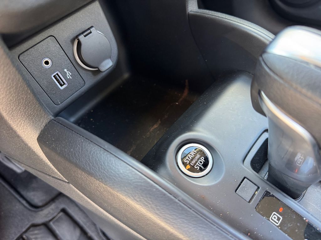 2025 Nissan Kicks Play S photo 19