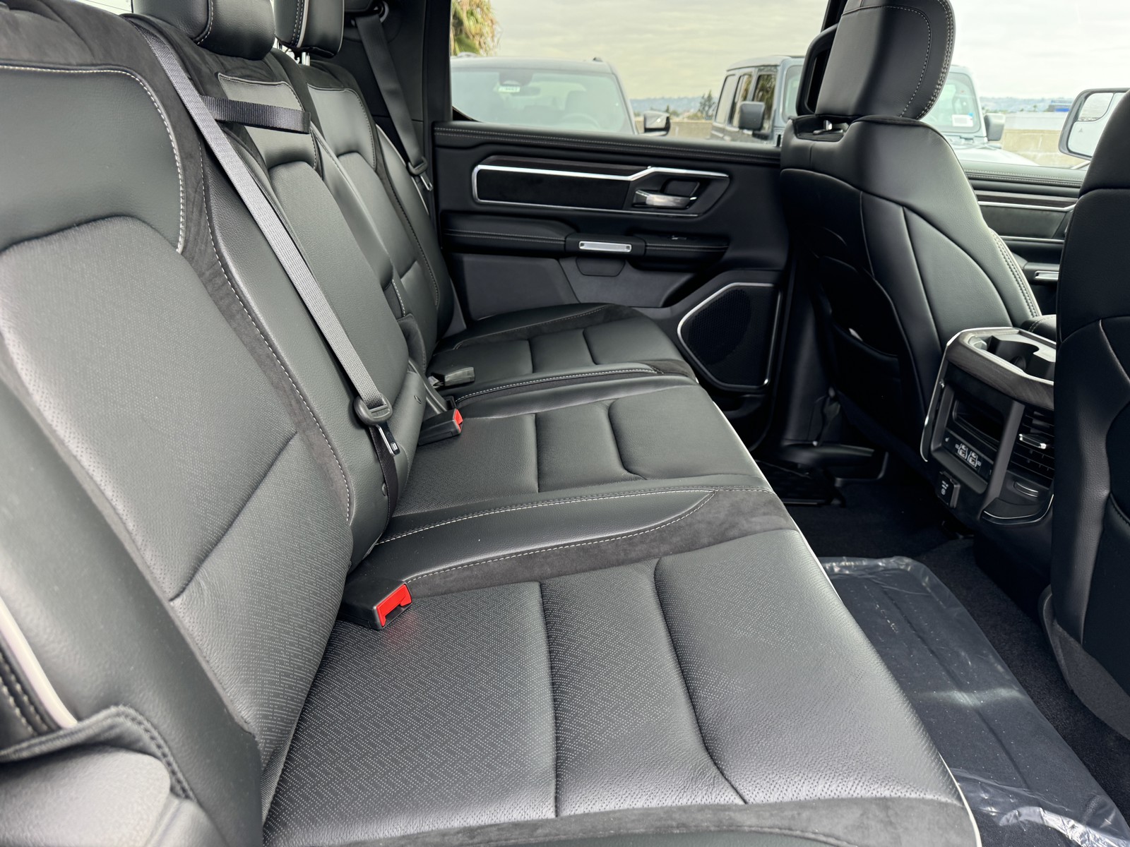 2025 Ram 1500 Laramie photo 11