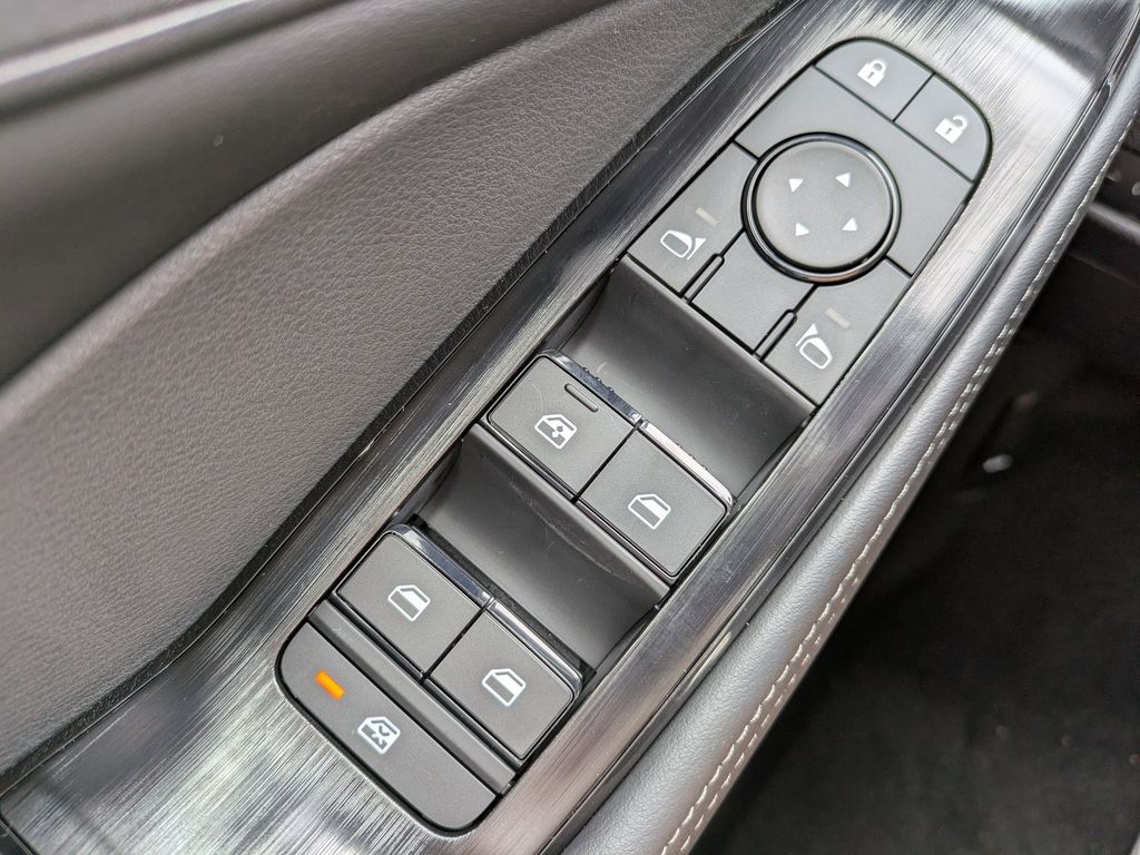 2026 Nissan Rogue SV photo 18