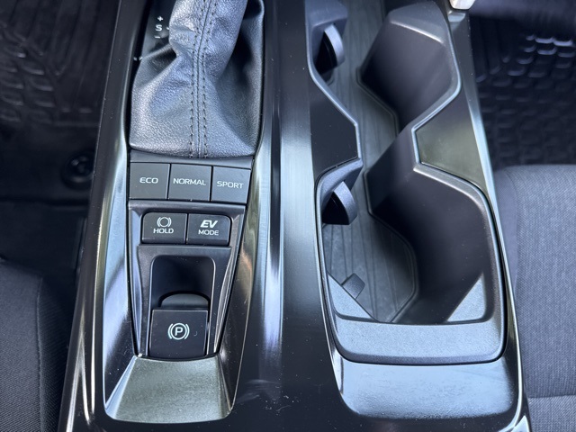 2025 Toyota Camry LE photo 31