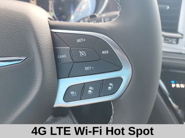 2026 Chrysler Pacifica photo 7