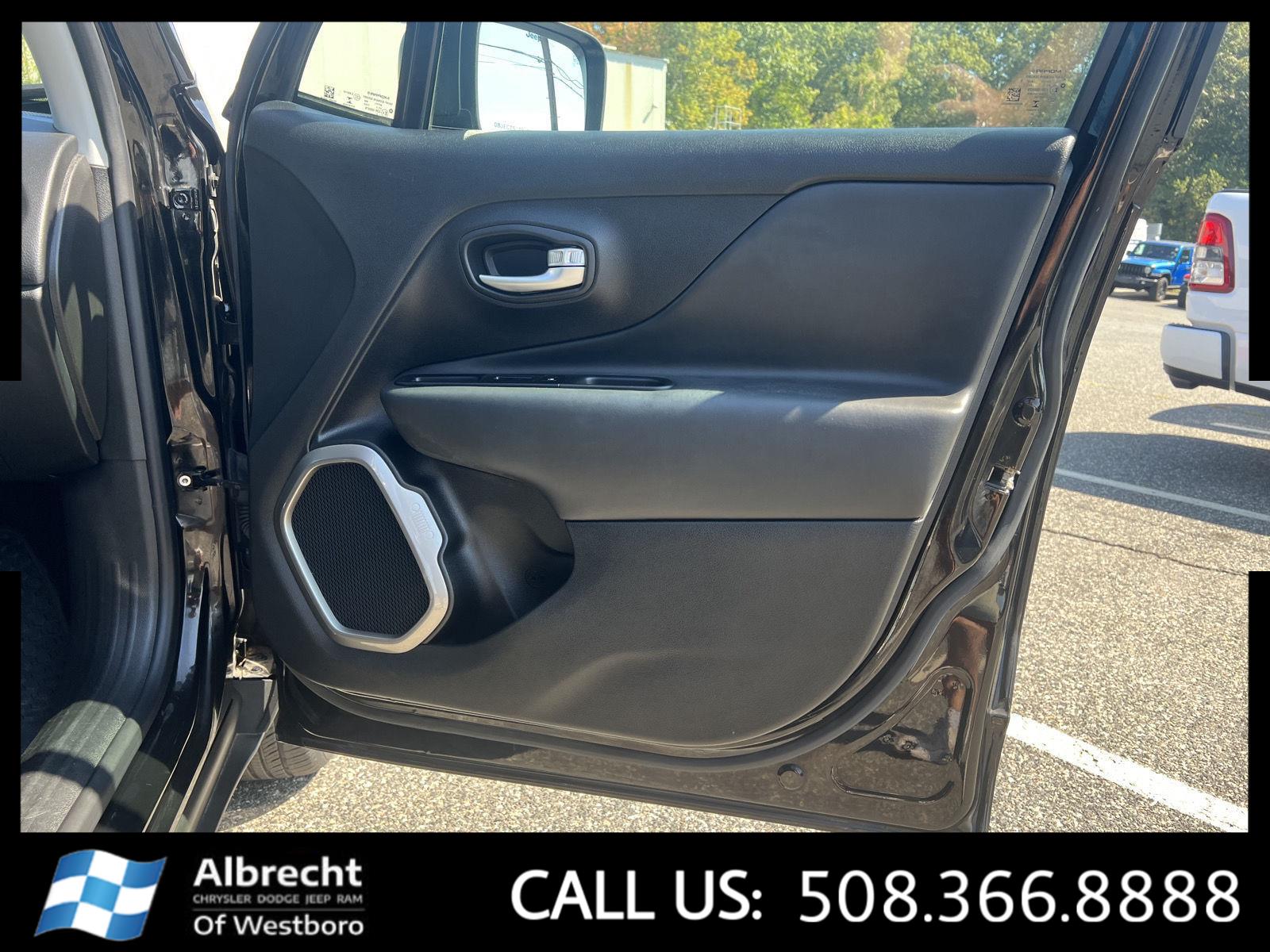 2022 Jeep Renegade Latitude photo 22