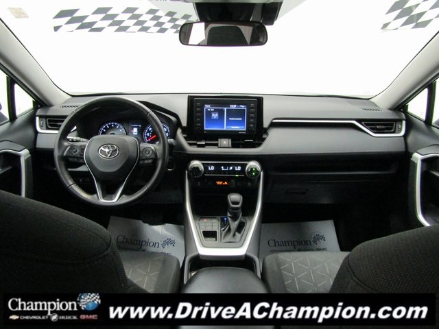 2021 Toyota RAV4 XLE photo 17