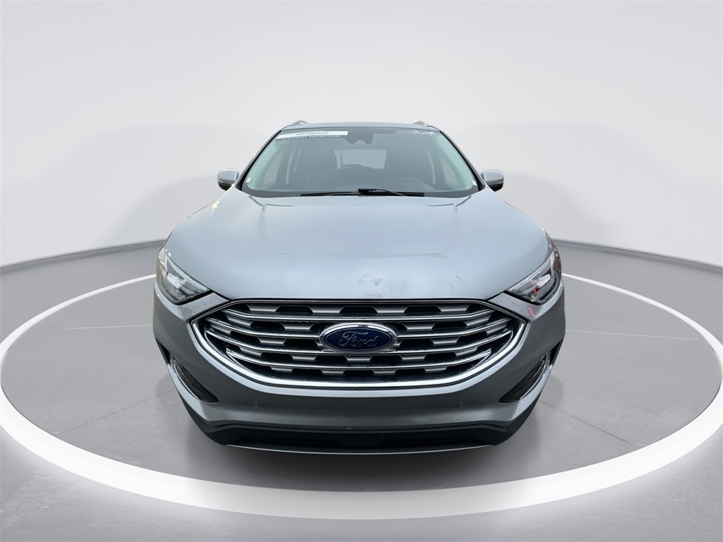 2021 Ford Edge Titanium photo 3
