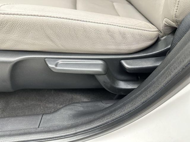 2017 Honda HR-V EX-L photo 4