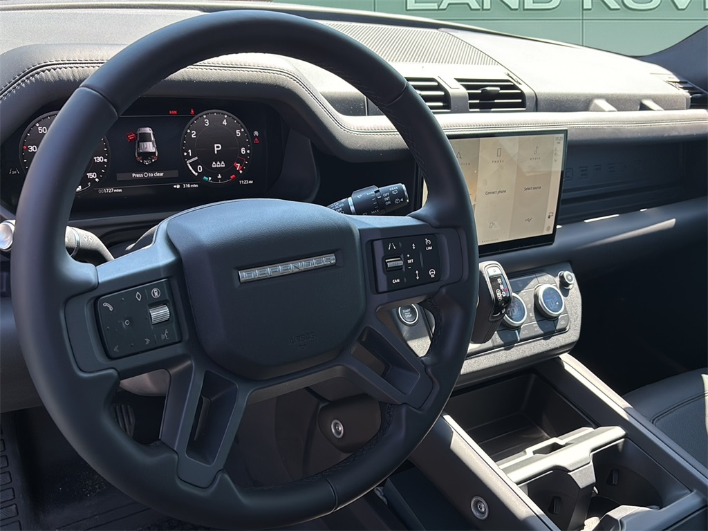 2025 Land Rover Defender 110 S photo 2