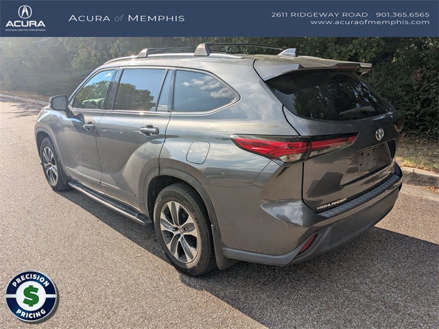 2022 Toyota Highlander XLE photo 3