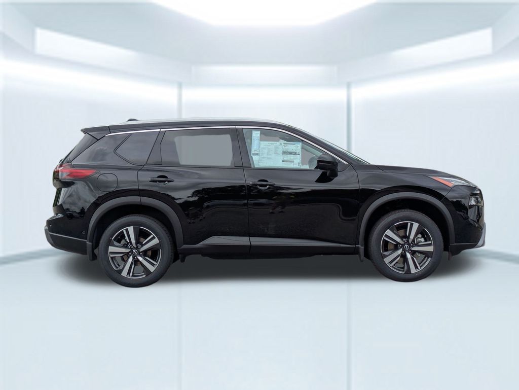2025 Nissan Rogue SL photo 4