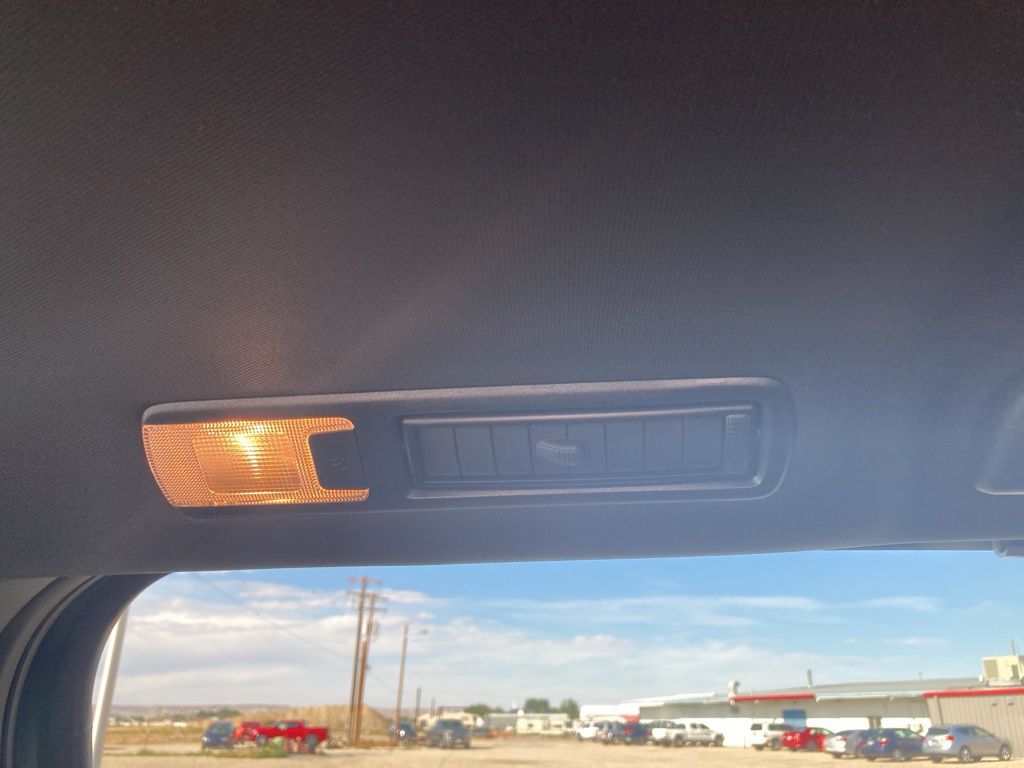 2025 Toyota Sienna Woodland Edition photo 29