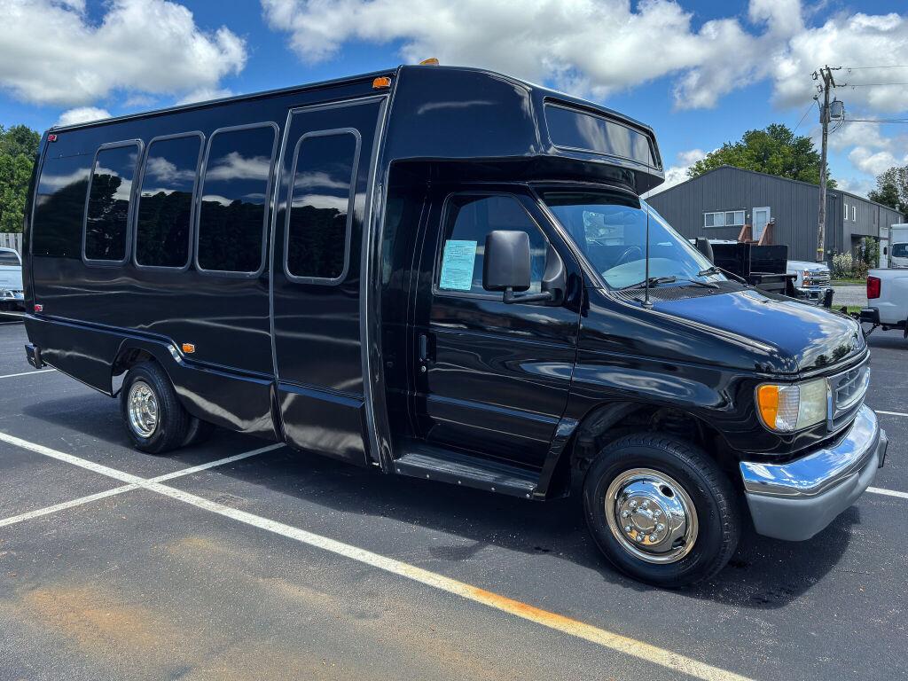 2001 Ford Econoline's photo