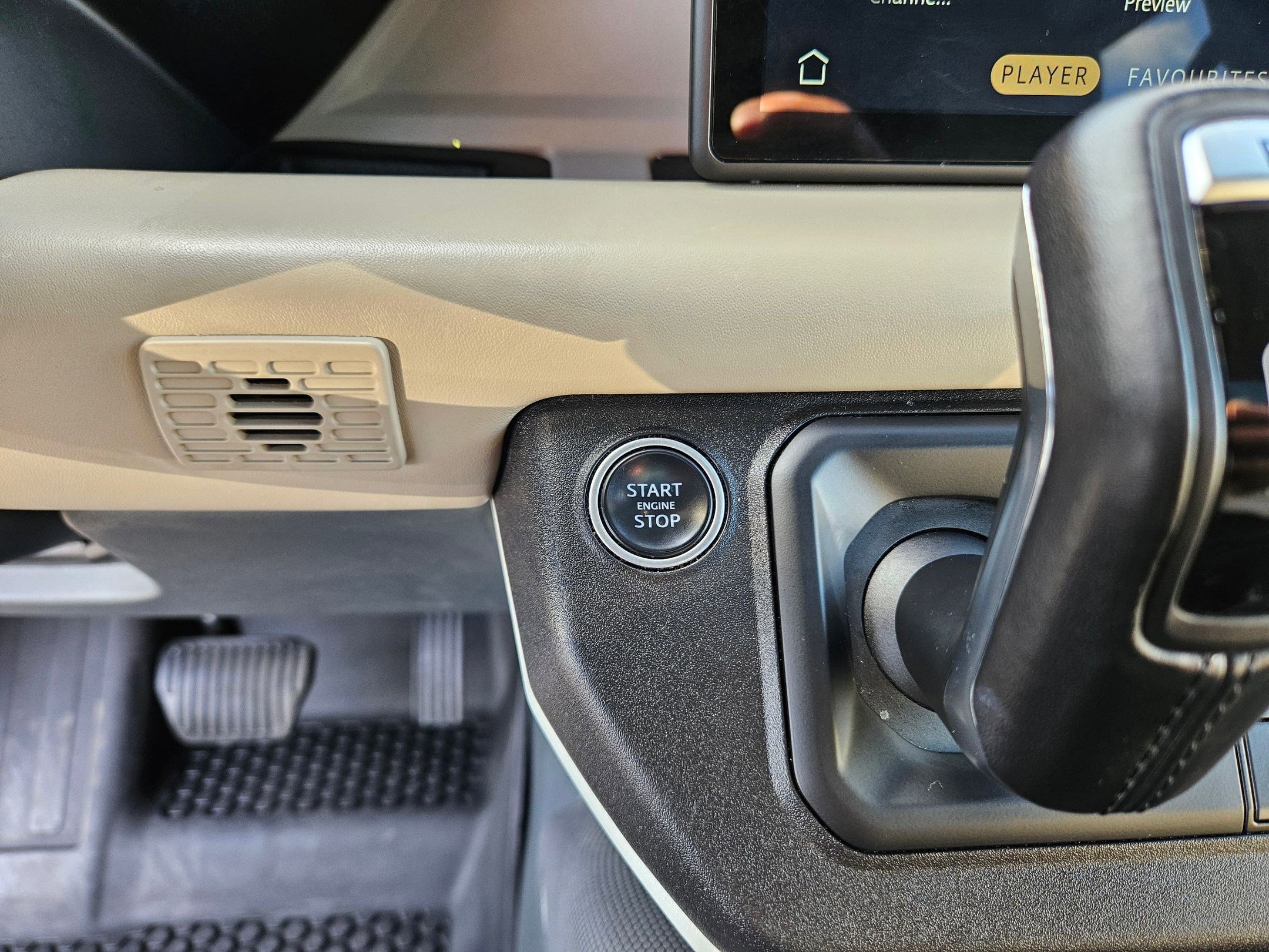2022 Land Rover Defender X-Dynamic HSE photo 18
