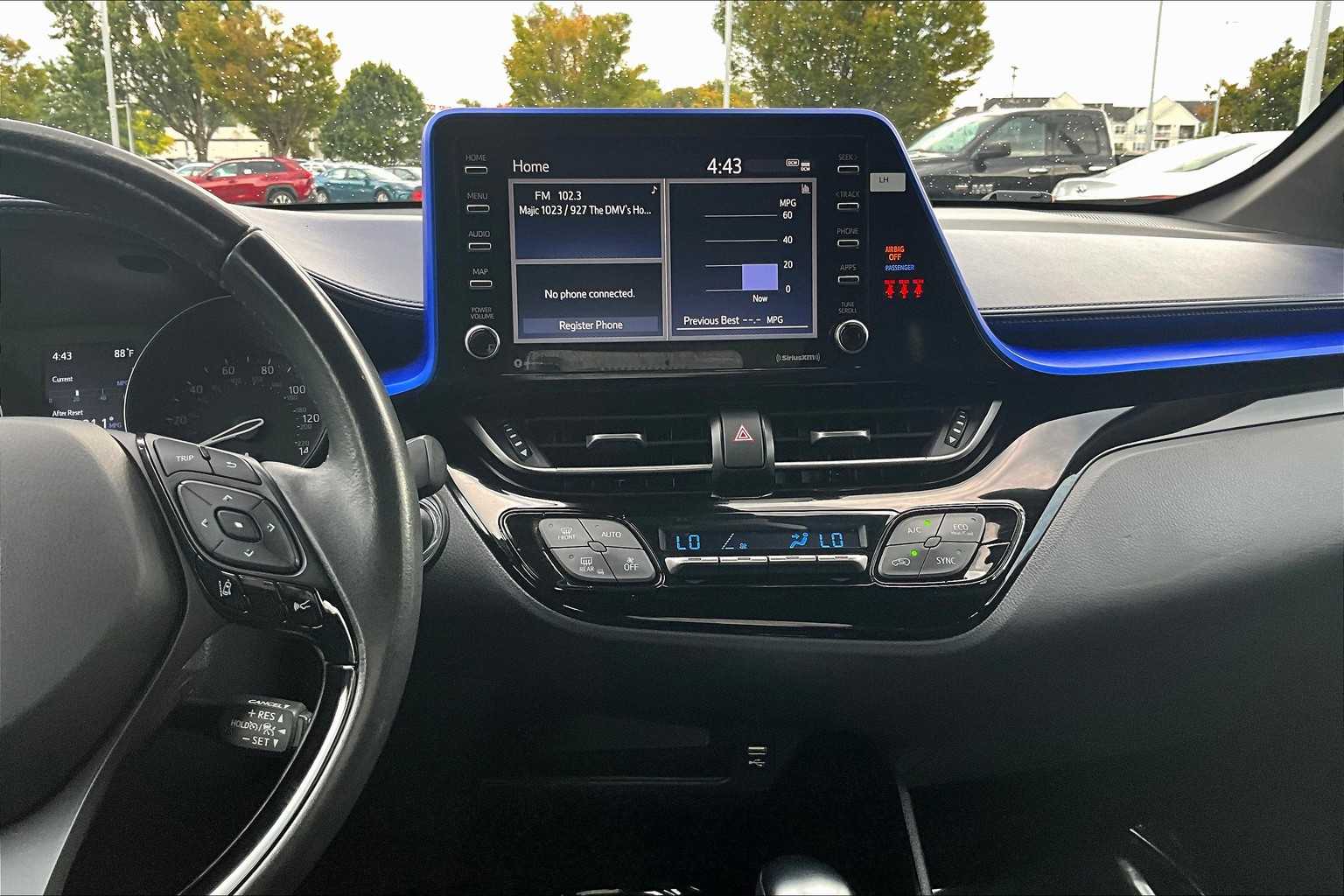 2021 Toyota C-HR XLE photo 6