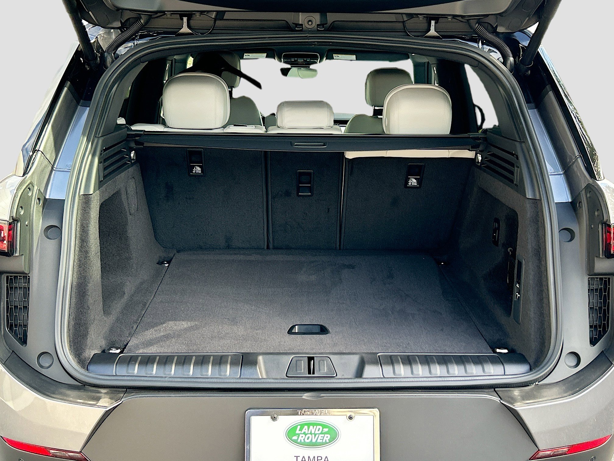 2025 Land Rover Range Rover Sport SE photo 8