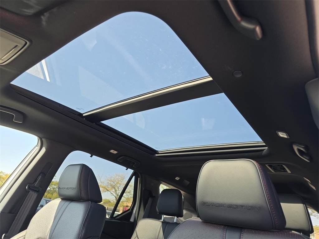 2025 Honda Pilot Black Edition photo 3