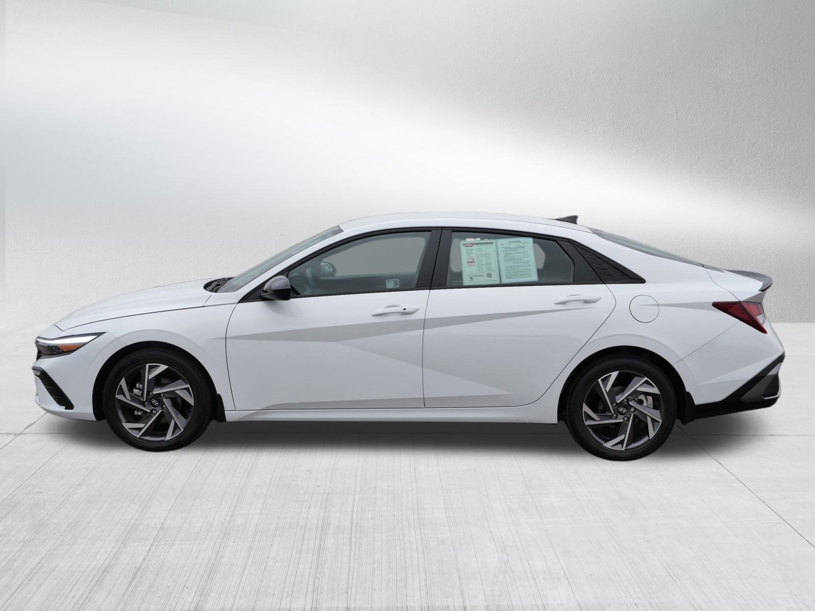 2025 Hyundai Elantra SEL Sport photo 4