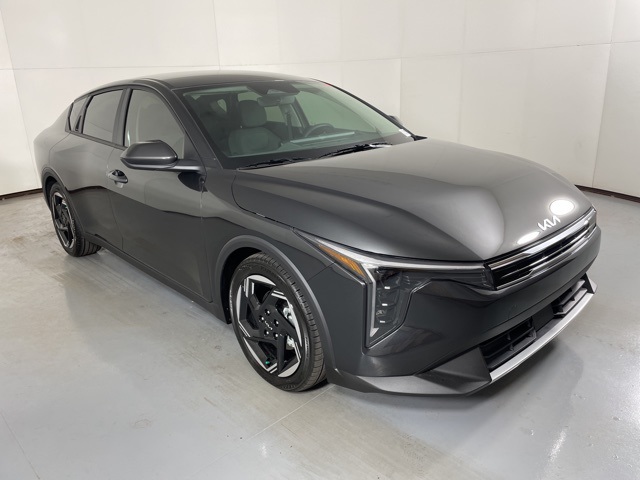 2025 Kia K4 EX photo 2