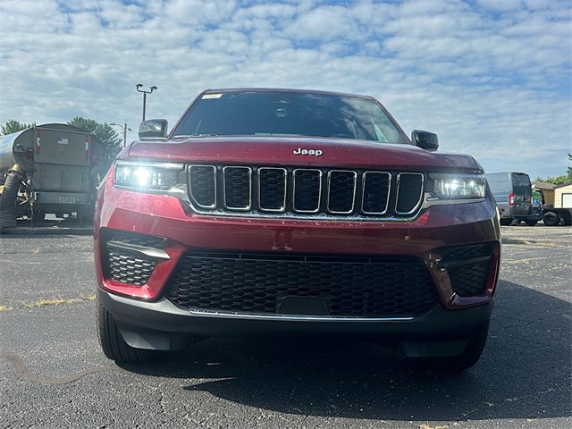 2025 Jeep Grand Cherokee Laredo X photo 7