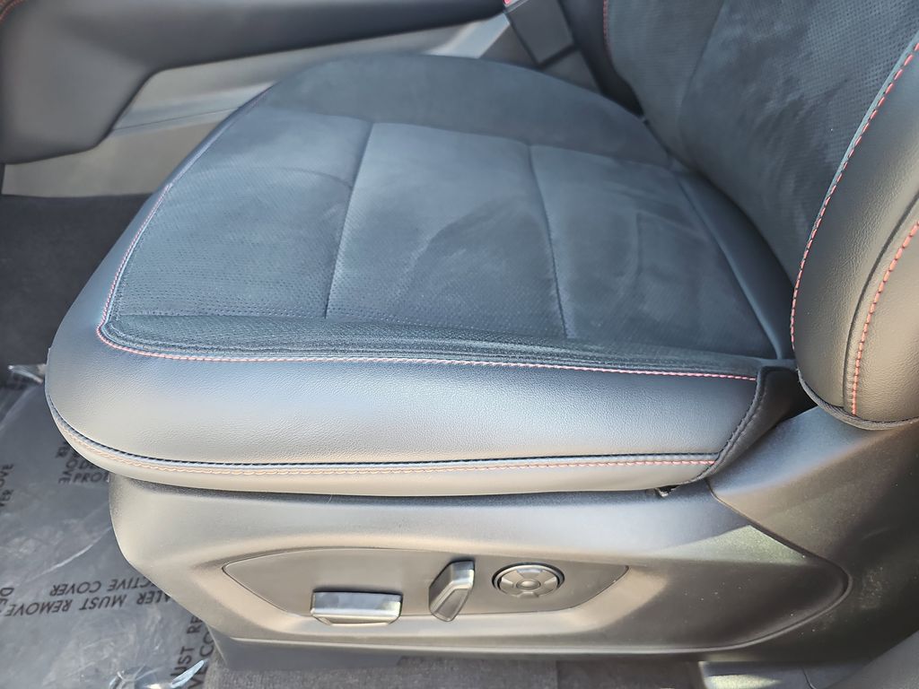 2025 Ford Explorer ST photo 28