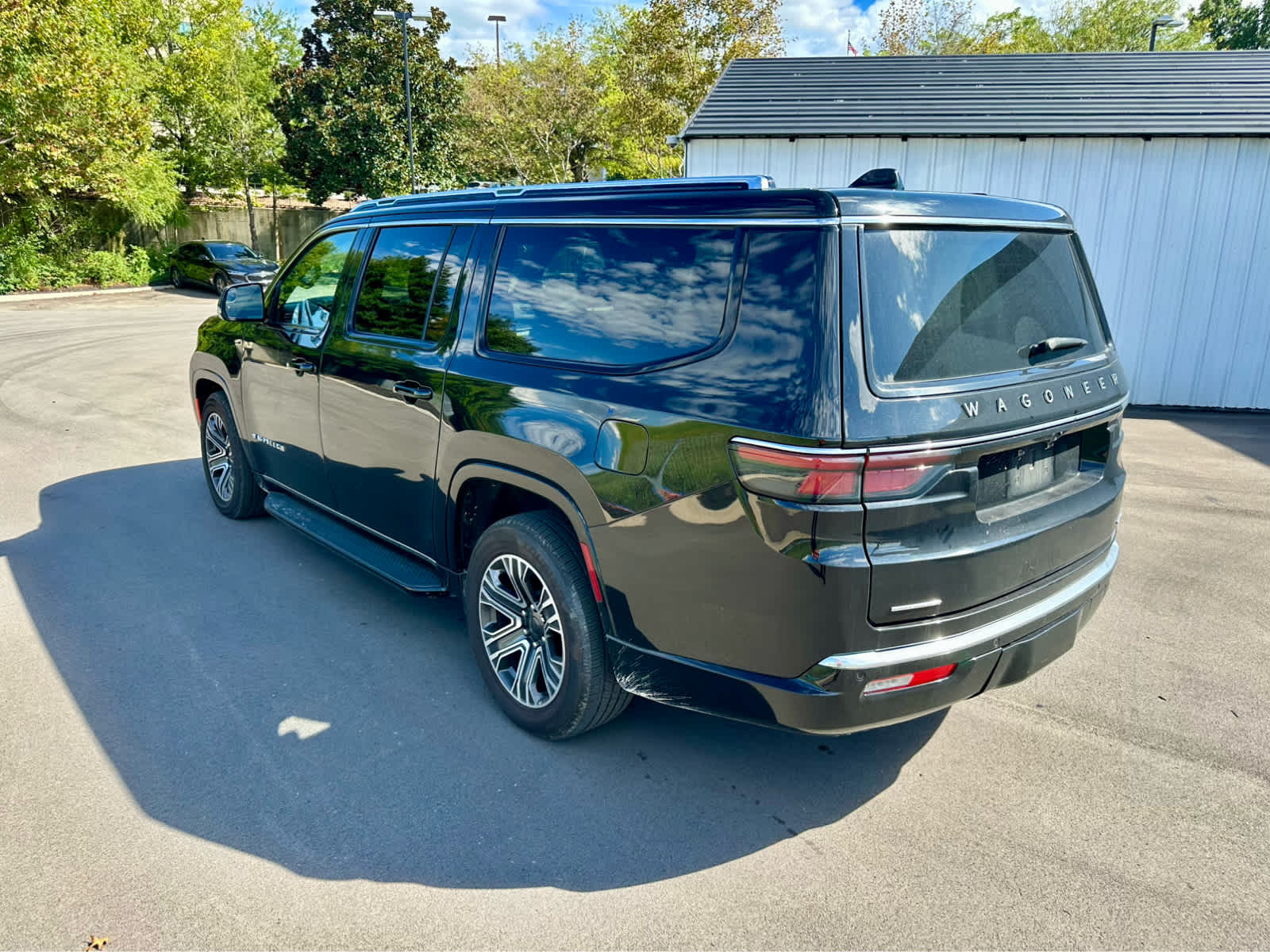 2023 Jeep Wagoneer L Series II photo 7