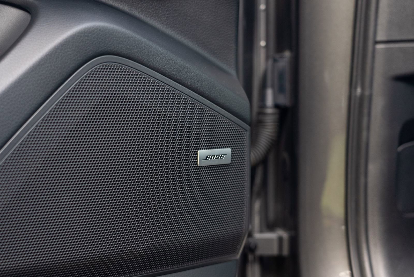 2021 Porsche Cayenne Base photo 18