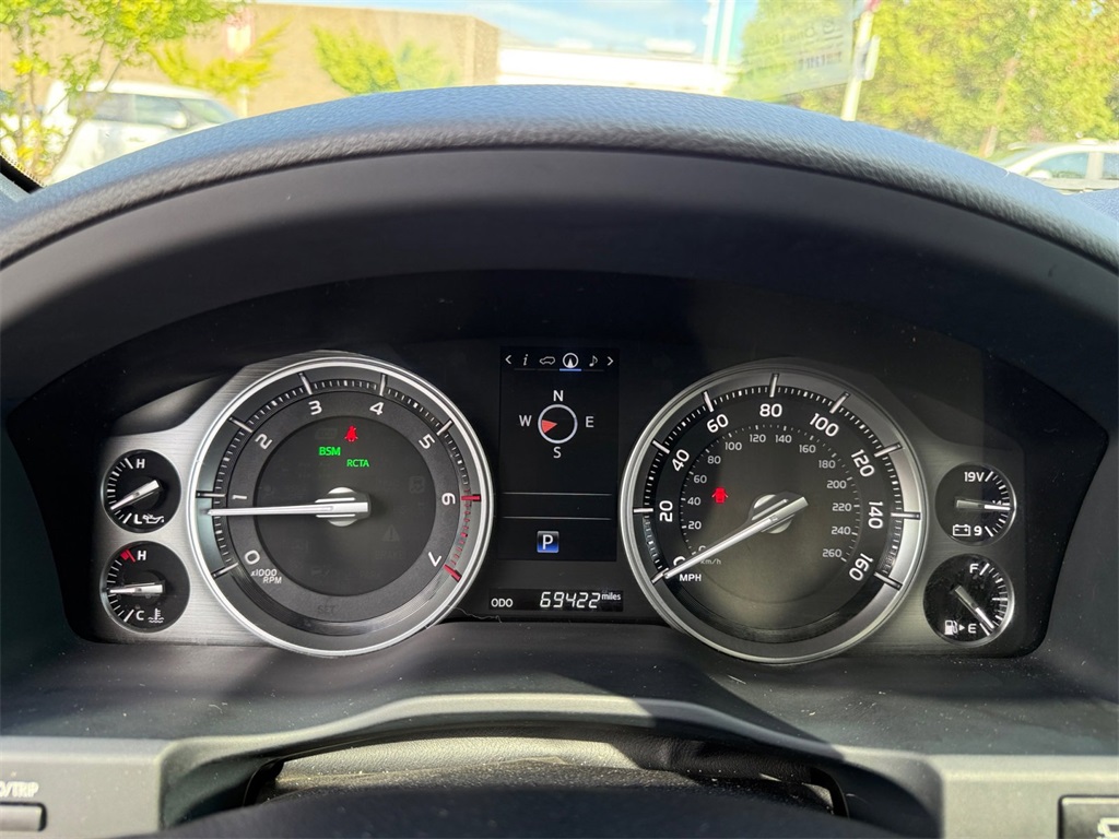 2018 Toyota Land Cruiser Base photo 2