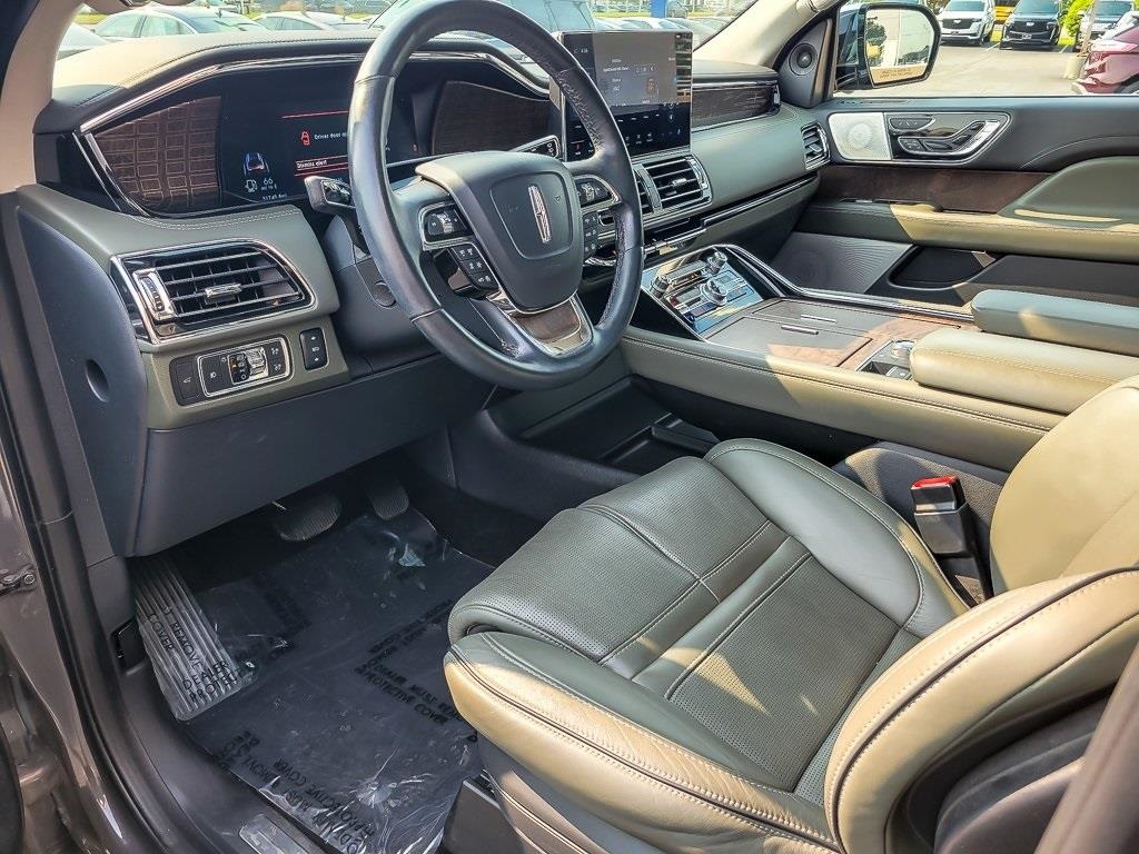 2022 Lincoln Navigator Black Label photo 9