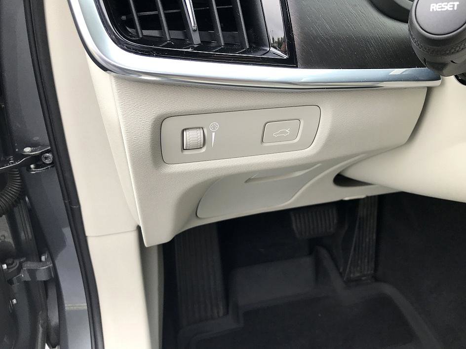 2020 Volvo V90 Cross Country T6 AWD photo 16
