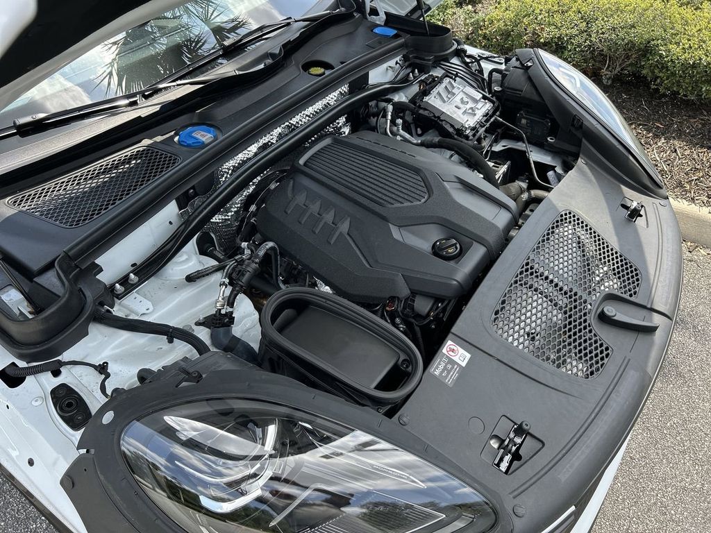 2025 Porsche Macan Base photo 29