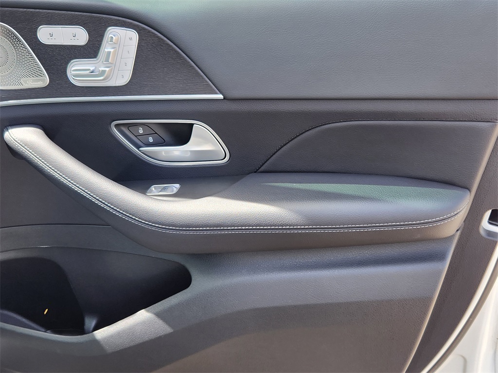 2022 Mercedes Benz GLS 450 4MATIC photo 16